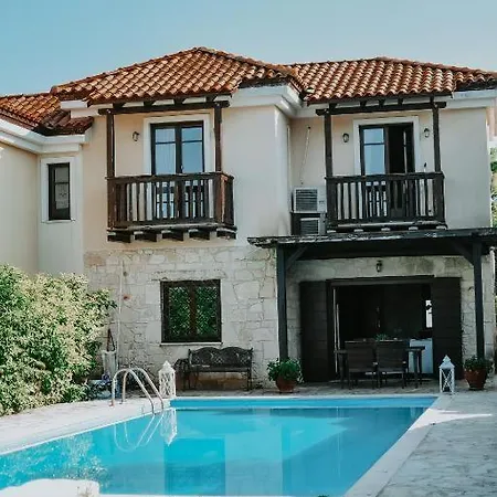 Holiday home With Private Pool And Sea View