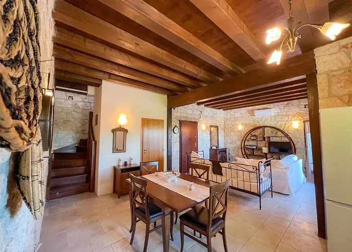 With Private Pool And Sea View Case de vacanță *